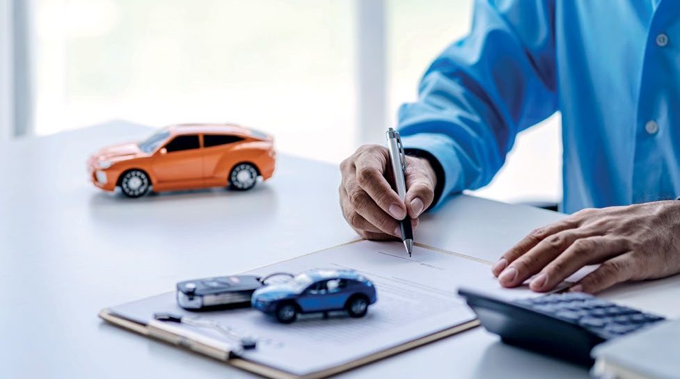 EVs spur EU car sales in March