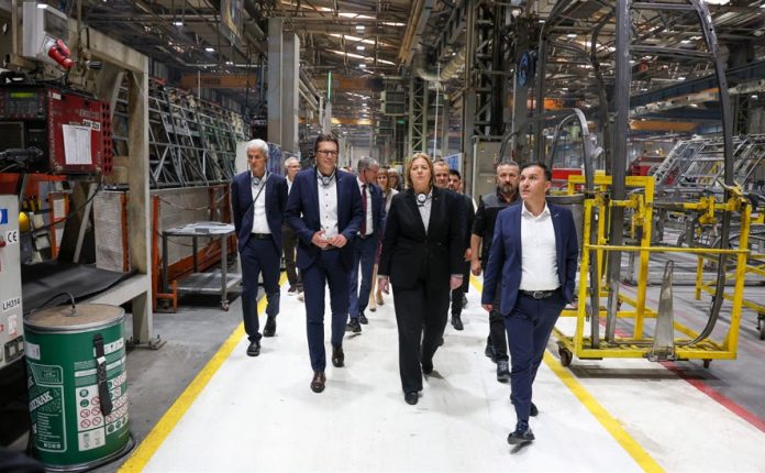 German Federal Minister of Labor and Social Affairs visits MAN Türkiye’s Ankara Facility and test-drives the eCoach